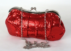 Společenská kabelka s našitými drobnými flitry v červené barvě.